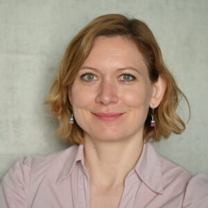Dr. Renata Farkas